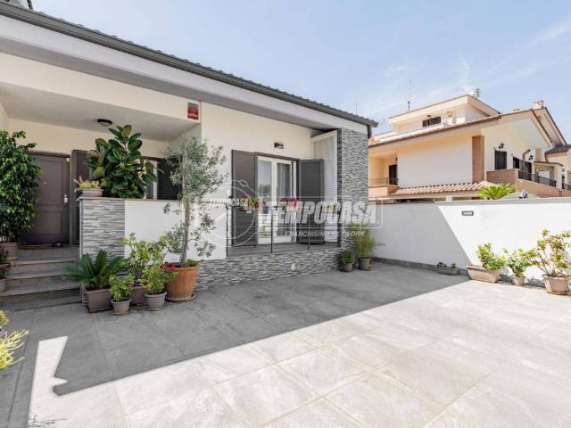 Villetta a schiera in vendita a Fiumicino RM