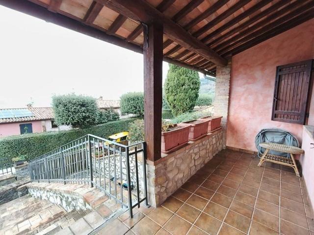 Villetta a schiera in vendita a Guardea TR