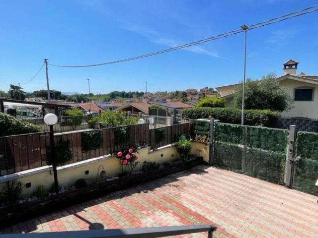 Villetta a schiera in vendita a Guidonia Montecelio RM