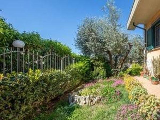Villetta a schiera in vendita a Guidonia Montecelio RM