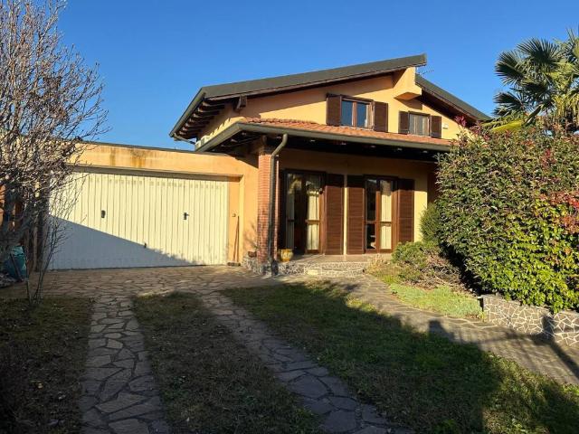 Villa in vendita a Garbagna Novarese NO