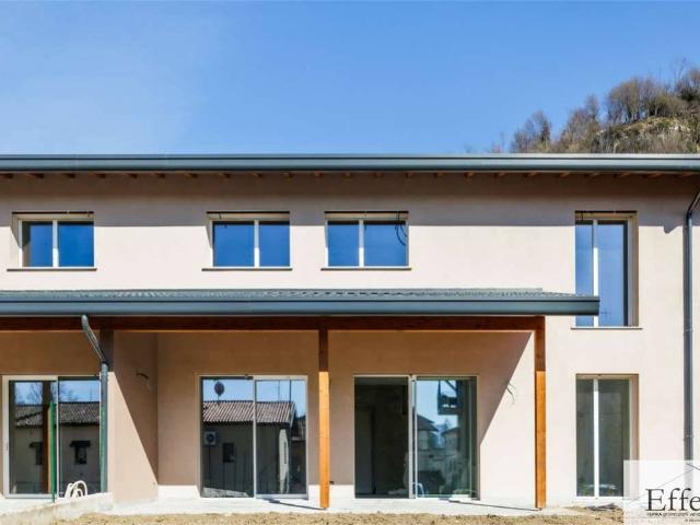 Villetta a schiera in vendita a Gavirate VA