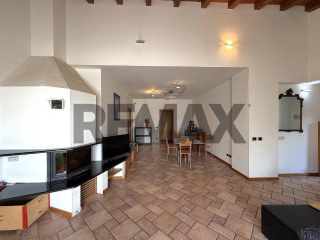 Villa in vendita a Gazzada Schianno VA