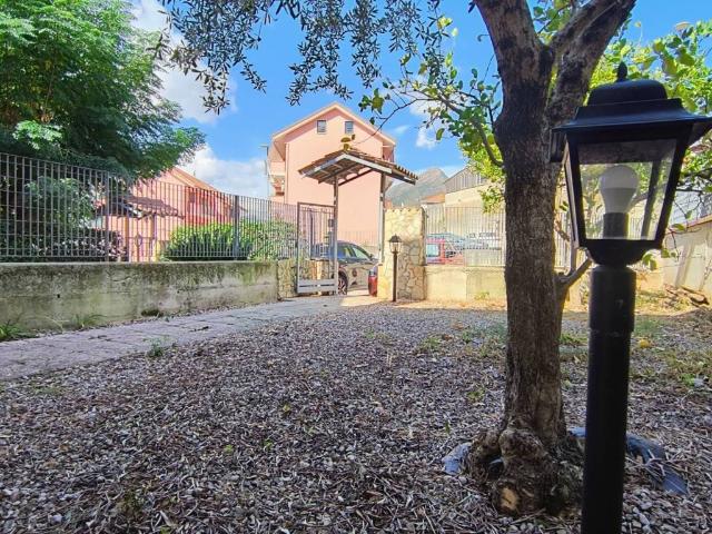 Villetta a schiera in vendita a Giffoni Sei Casali SA