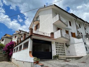 Villetta a schiera in vendita a Giffoni Valle Piana SA