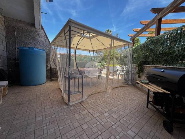 Villa in vendita a Giugliano in Campania NA