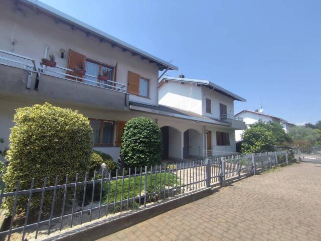 Villetta a schiera in vendita a Gorla Minore VA