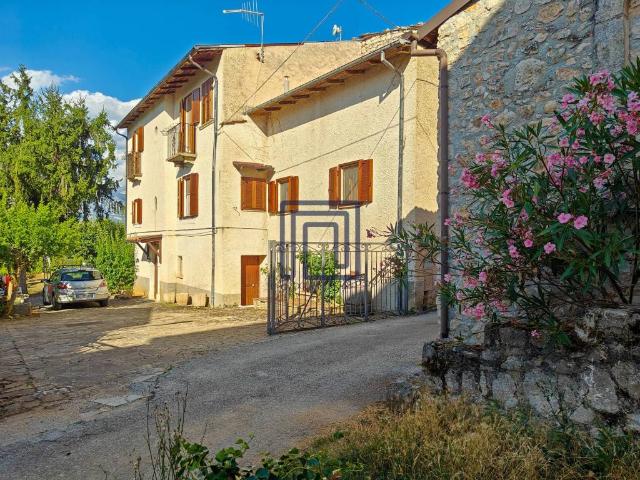 Villetta a schiera in vendita a Introdacqua AQ