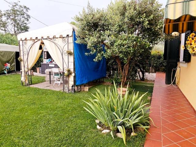 Villetta a schiera in vendita a Luni SP