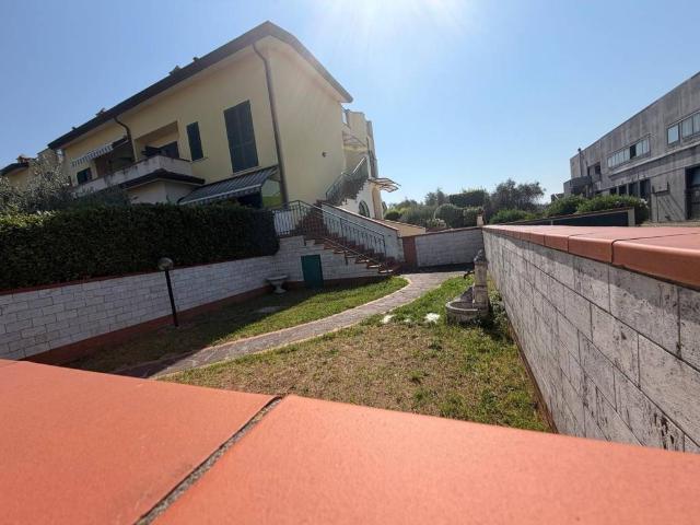 Villetta a schiera in vendita a Luni SP