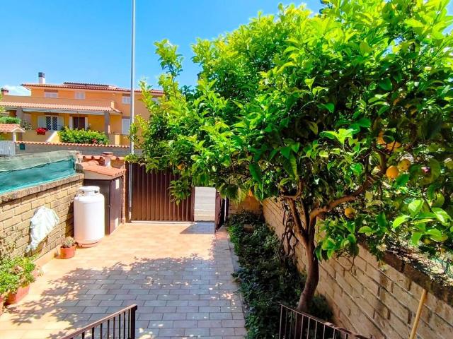 Villetta a schiera in vendita a Ladispoli RM