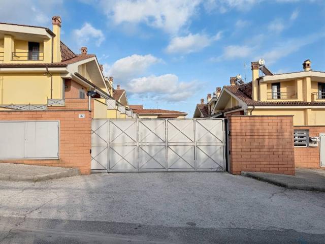 Villetta a schiera in vendita a Lariano RM