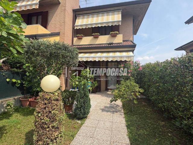 Villetta a schiera in vendita a Lazzate MB
