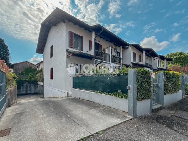 Villetta a schiera in vendita a Lomazzo CO
