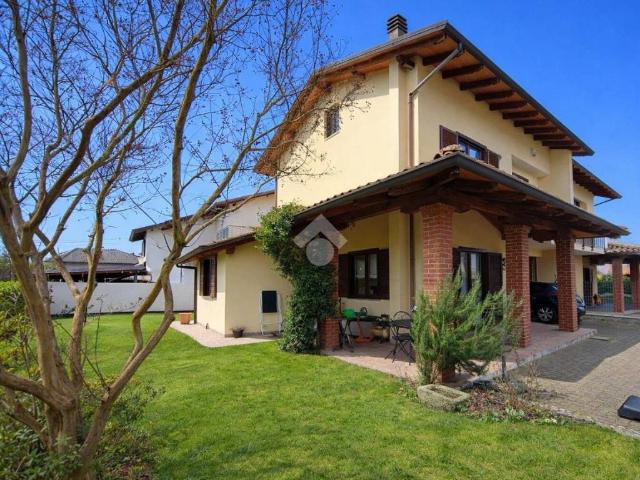 Villetta a schiera in vendita a Lozzolo VC