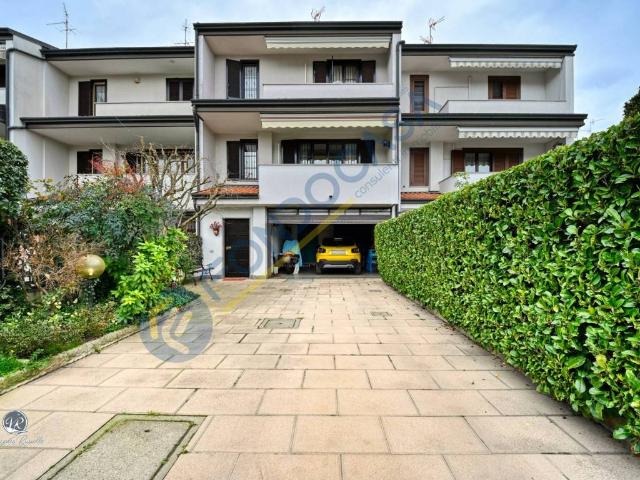 Villetta a schiera in vendita a Paderno Dugnano MI