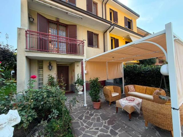 Villetta a schiera in vendita a Peschiera Borromeo MI