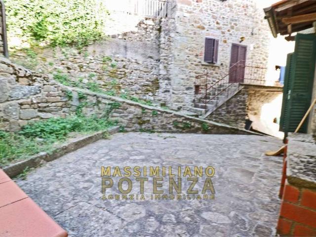 Casa indipendente in vendita a Pescia PT