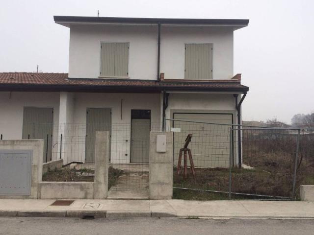 Villetta a schiera in vendita a Piadena Drizzona CR