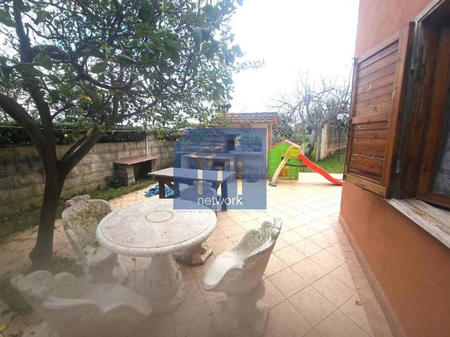 Villetta a schiera in vendita a Pomezia RM