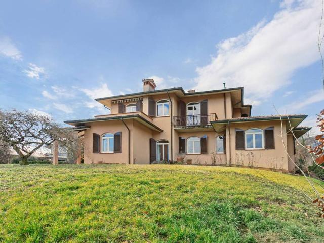 Villa in vendita a Ranica BG