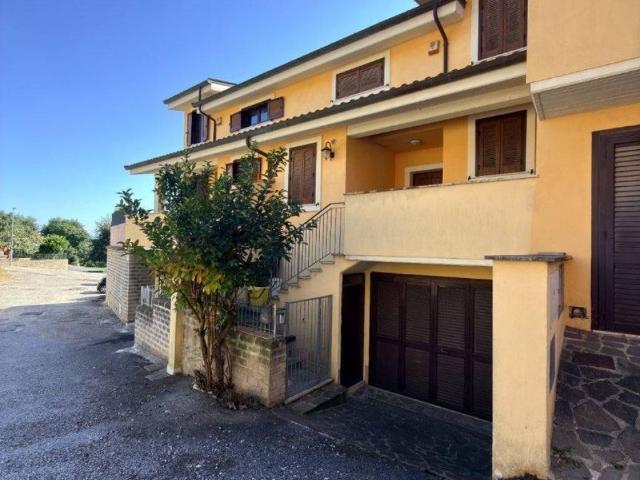 Villetta a schiera in vendita a Rignano Flaminio RM