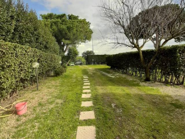 Villa in vendita a Roma RM