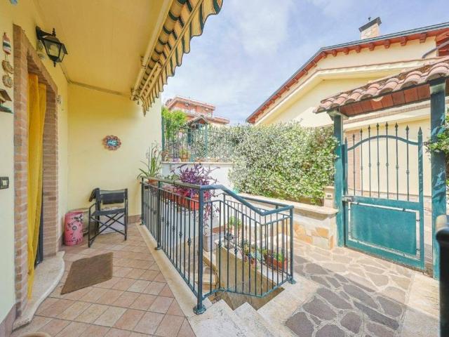 Villetta a schiera in vendita a Roma RM
