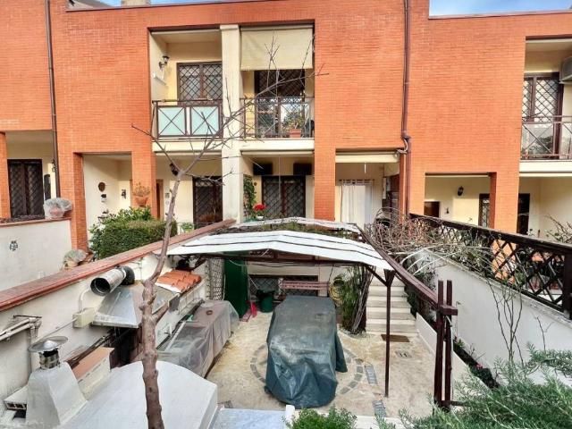 Villetta a schiera in vendita a Roma RM