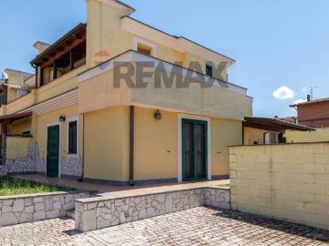 Villetta a schiera in vendita a Roma RM