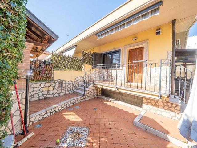 Villetta a schiera in vendita a Roma RM