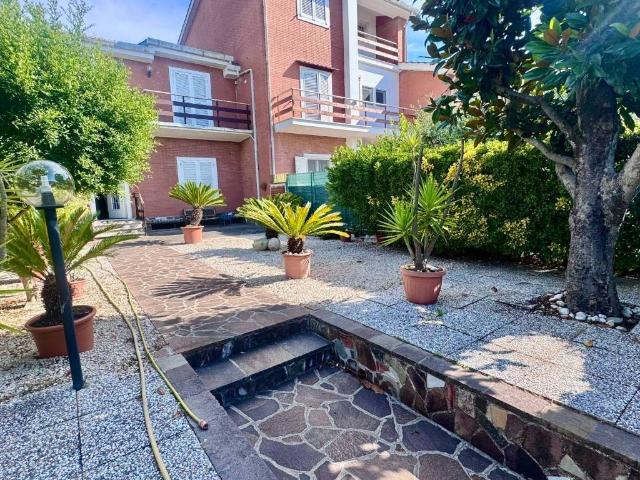 Villetta a schiera in vendita a Roma RM