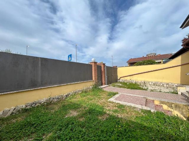 Villetta a schiera in vendita a Roma RM