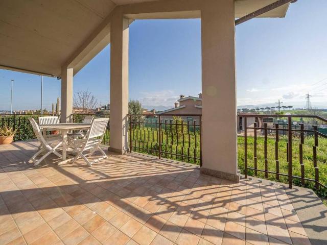 Villetta a schiera in vendita a Roma RM