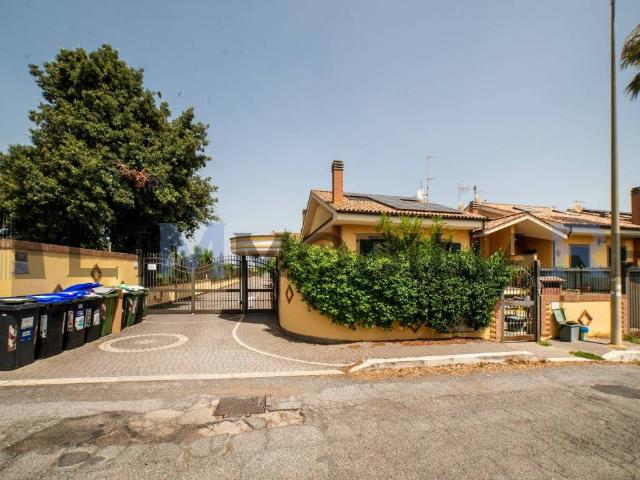 Villetta a schiera in vendita a Roma RM