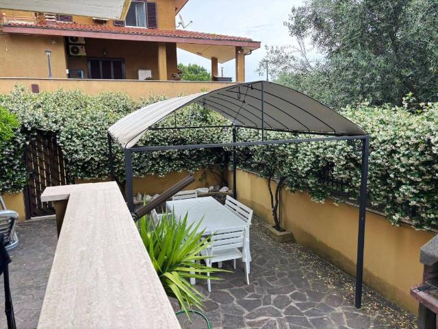 Villetta a schiera in vendita a Roma RM