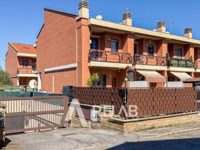 Villetta a schiera in vendita a Roma RM