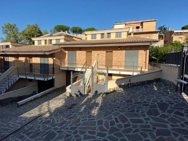 Villetta a schiera in vendita a Roma RM