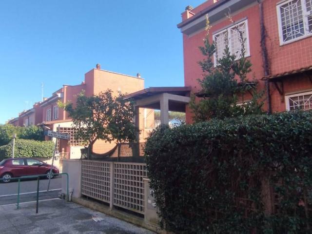 Villetta a schiera in vendita a Roma RM