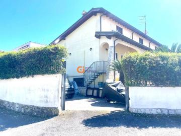 Villetta a schiera in vendita a Roma RM