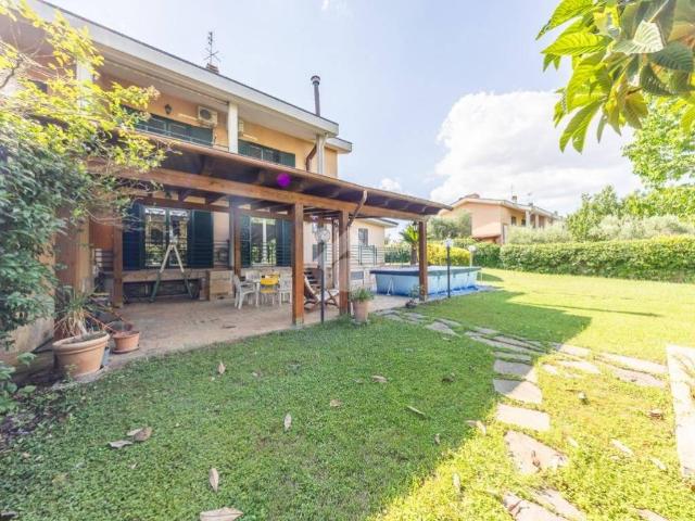 Villetta a schiera in vendita a Roma RM