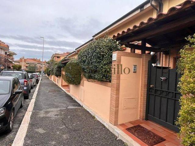 Villetta a schiera in vendita a Roma RM