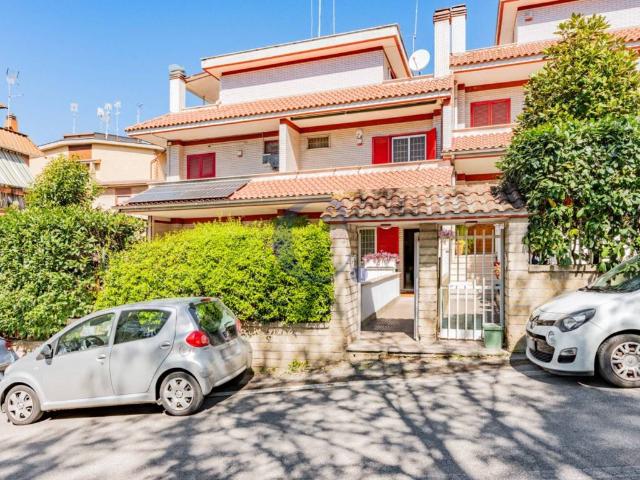 Villetta a schiera in vendita a Roma RM