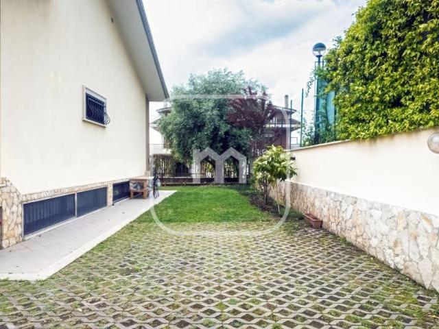 Villetta a schiera in vendita a Roma RM