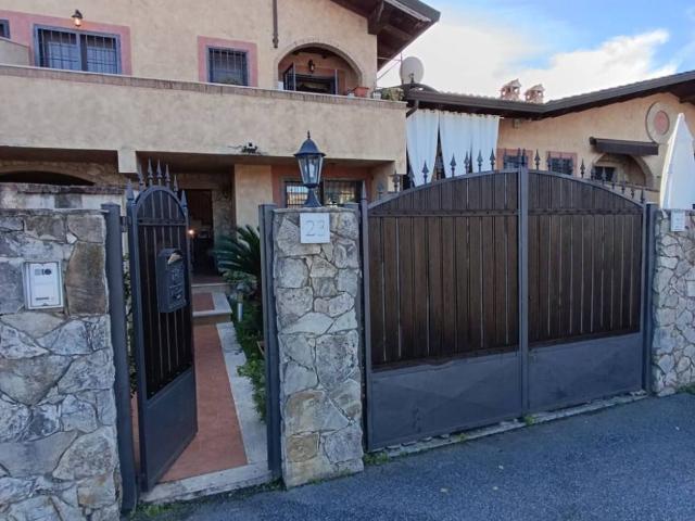 Villetta a schiera in vendita a Roma RM