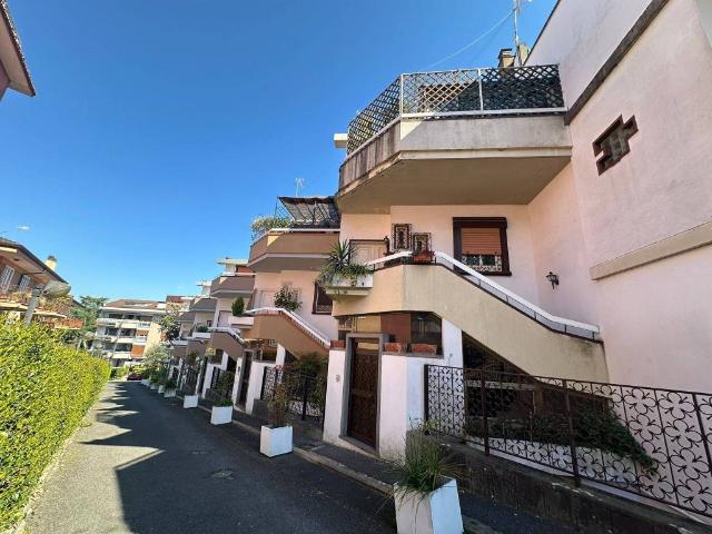 Villetta a schiera in vendita a Roma RM