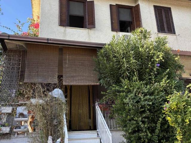 Villetta a schiera in vendita a Roseto Capo Spulico CS
