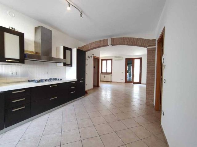 Villetta a schiera in vendita a Roverbella MN