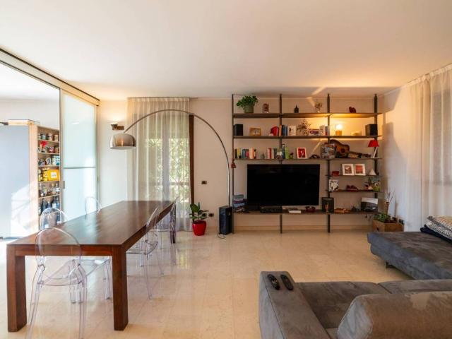 Villa in vendita a Rozzano MI