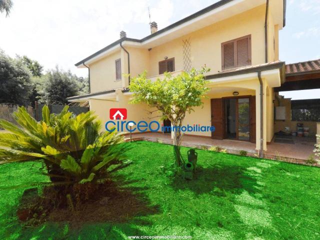 Villetta a schiera in vendita a Sabaudia LT
